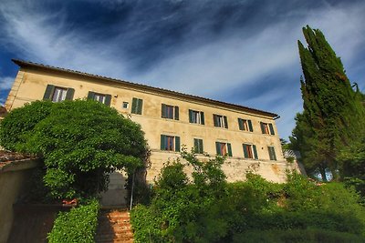 Accogliente agriturismo con piscina e aria...