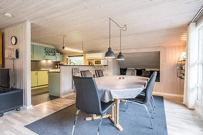 Helle Hutte mit uberdachter Terrasse-By Traum