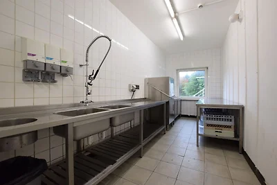 Geräumiges Ferienhaus in der Nähe von Baraque...
