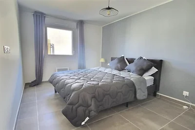 Modernes Apartment in Vias für 6 Gäste