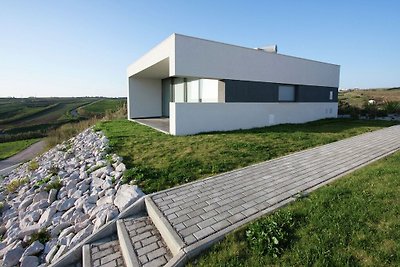 Moderne Villa mit schöner Aussicht, gelegen a...