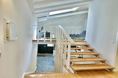 Charming 2-Bedroom Apartment in Porto