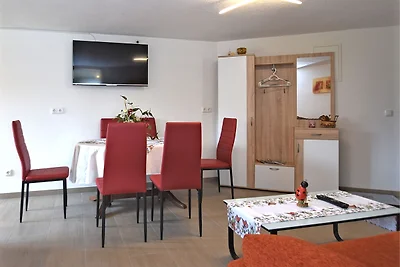Apartment in Lichtenhain mit Garten