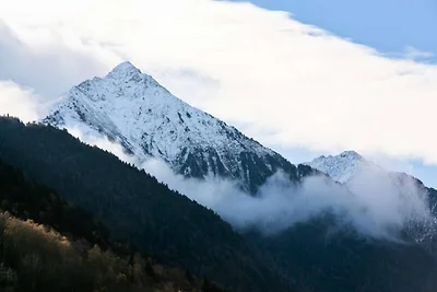 Duplex in den Alpen nahe Seilbahn