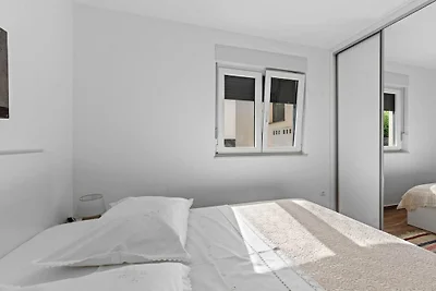 Wohnung in Rogoznica mit Terrasse
