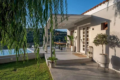 Lussuosa villa a Rethymno con piscina