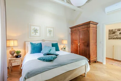 Villa a Lucca vicino alla Cattedrale San...