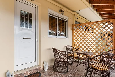 Schöne Wohnung in Venerato mit schönem Garten