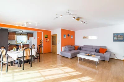 Four Bedroom Holiday Home with Pool