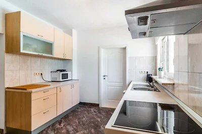 Holiday Home Sunny Side Six Bedroom Holiday...