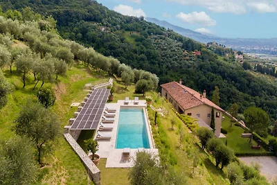 Luxusvilla mit 10 Schlafzimmern in Lucca