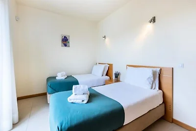 Wohnung in Burgau mit Pool und Balkonen