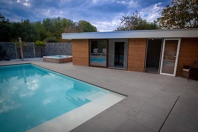 Villa con piscina a Erembodegem