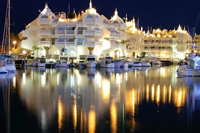 Appartement met terras en uitzicht op zee