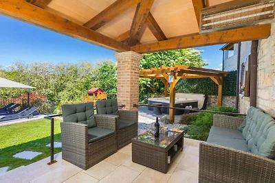 Villa in Tinjan met zwembad