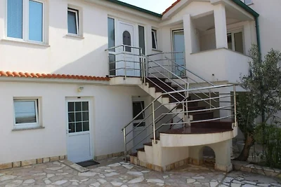 Charmante Wohnung in Stara Novalja