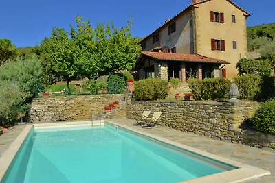 Bellissima villa con piscina a Cortona