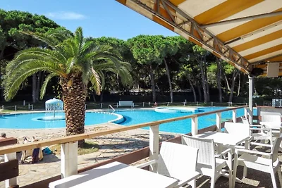 Chalet in Baia Domizia mit Privatstrand