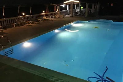 Appartamento a Mpenitses con piscina...
