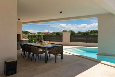 Villa in Nova Vas met terras