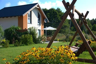 Ferienhaus mit Terrasse und großem Garten