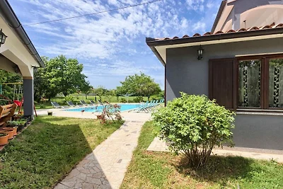 Villa in Valtura mit Schwimmbecken