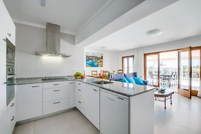 Appartamento fronte mare con balcone