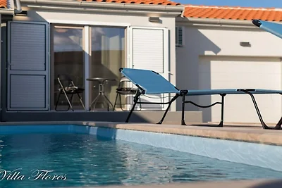 Villa in Marcana mit Schwimmbecken