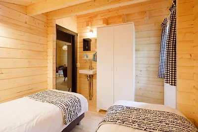 Lodge di legno con terrazza, a Veluwe