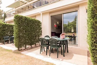 Apartment mit Garten und Terrasse