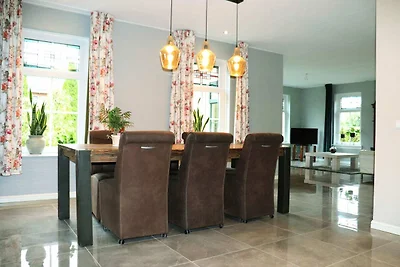 Zeer ruim appartement in verbouwde boerderij