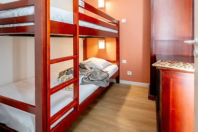8-Person Scenic Landes Forest Apartment