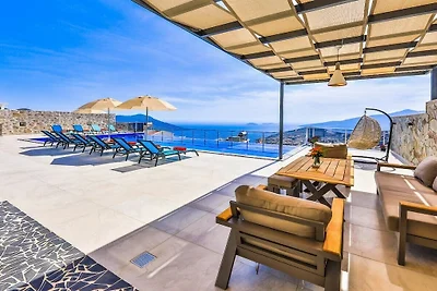 Villa in Kalkan mit Schwimmbecken