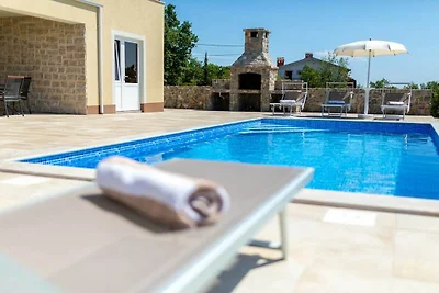 Villa in Krk mit Schwimmbecken