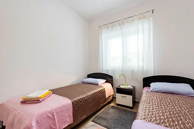 Apartment in Nevi?ane f�r 6 Personen