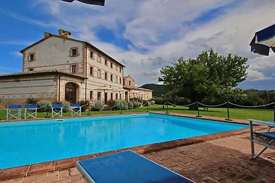 Bellissima villetta a Urbania con piscina