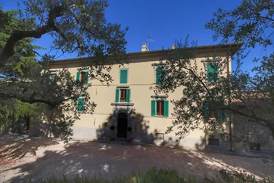 Bauernhaus in Gualdo Cattaneo mit Pool
