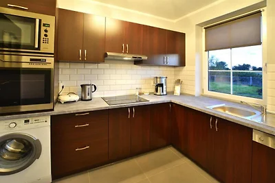 Komfortable Erdgeschosswohnung, Sommerpool