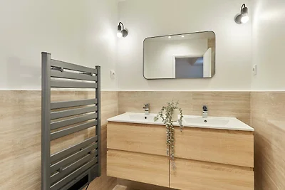 Elegante apartamento con aire acondicionado e...