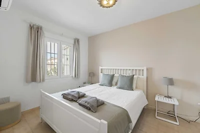 1100 - BEACH FRONT VILLA