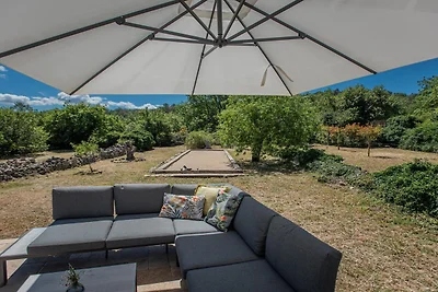 Moderne Villa in Tourrettes mit Swimmingpool