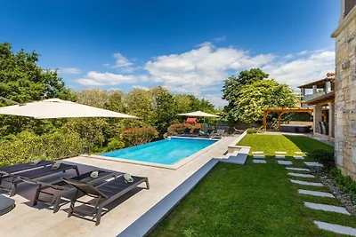 Villa in Tinjan met zwembad