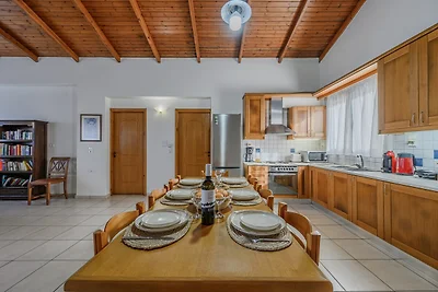 Villa in Episkopi nahe Karteros Strand