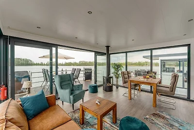 Havel Houseboat Serenity