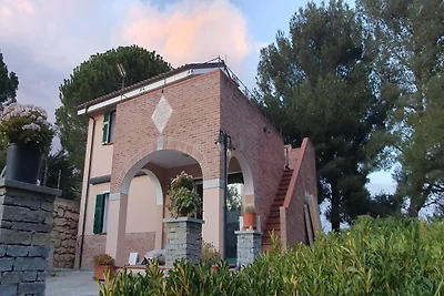 Italiaanse villa aan de kust met 3...