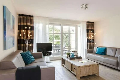 Ferienhaus in Nes mit Schwimmbecken