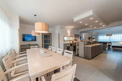 Deluxe Four Bedroom Villa with Private Pool (...