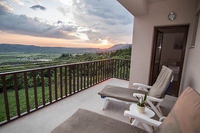 Geräumiges Haus mit Terrasse und Blick in die...