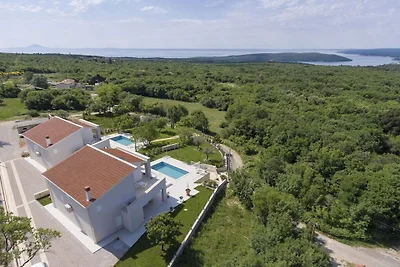 Villa in Stanisovi mit Schwimmbecken