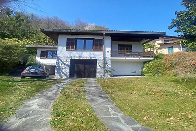 Villa met prachtig uitzicht op het Lago...